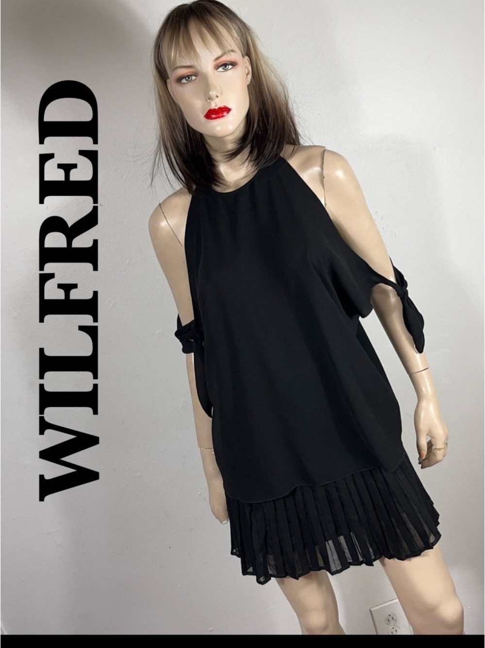 Wilfred Black Blouse with Branded Neck Label